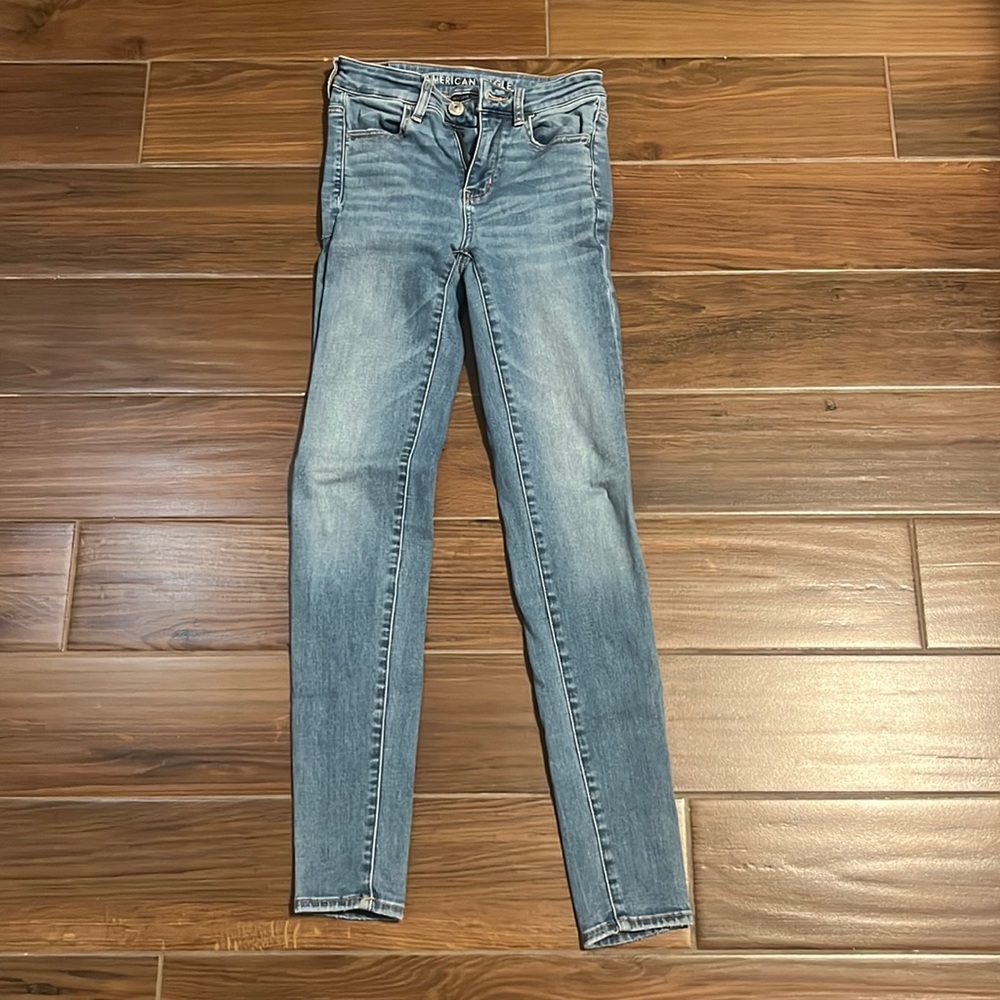 American Eagle 2L medium wash skinny jean